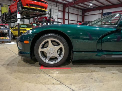 Used 1995 Dodge Viper RT/10 RWD image 3
