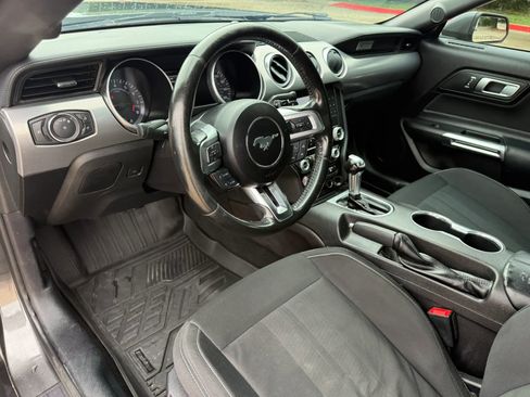 Used 2019 Ford Mustang GT w/ Black Accent Package RWD image 11