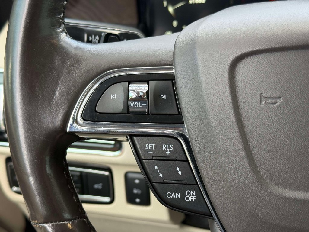 Used 2019 Lincoln Navigator Reserve w/ Cargo Package AWD/4WD image 37