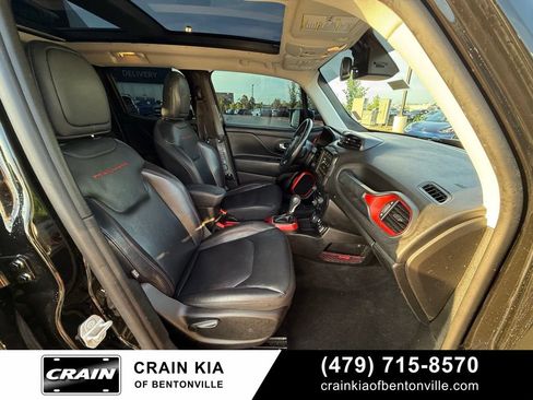 Used 2022 Jeep Renegade Trailhawk w/ Sun/Sound Group AWD/4WD image 32