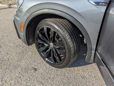 Certified 2021 Volkswagen Tiguan SE R-Line image 36