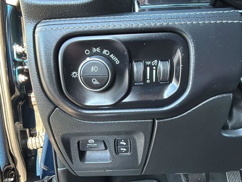 Used 2022 RAM 1500 Limited w/ Body Color Bumper Group image 11