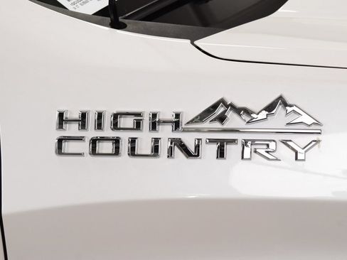 Used 2024 Chevrolet Silverado 1500 High Country AWD/4WD image 17