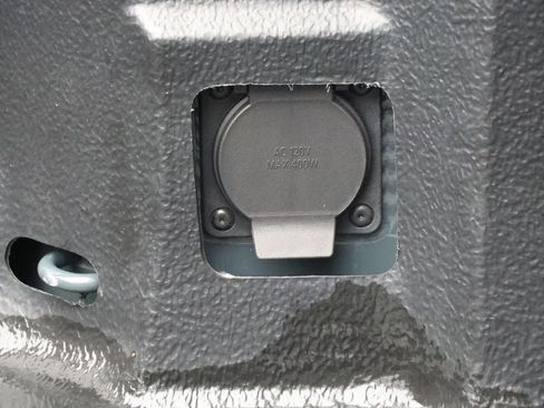 Used 2025 Chevrolet Silverado 1500 LT image 13