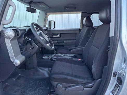 Used 2007 Toyota FJ Cruiser 2WD image 14