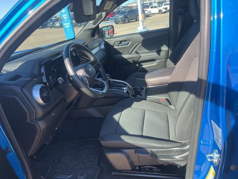 Used 2024 Chevrolet Colorado LT image 17