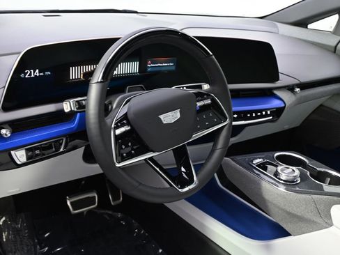 Certified 2025 Cadillac Optiq Sport 1 AWD/4WD image 11