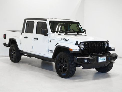 Certified 2022 Jeep Gladiator Willys image 4