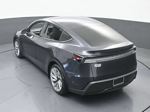 Used 2026 Tesla Model Y 2WD image 42