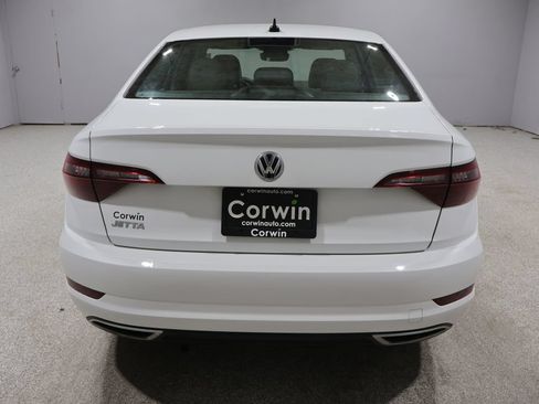 Used 2021 Volkswagen Jetta R-Line FWD image 3