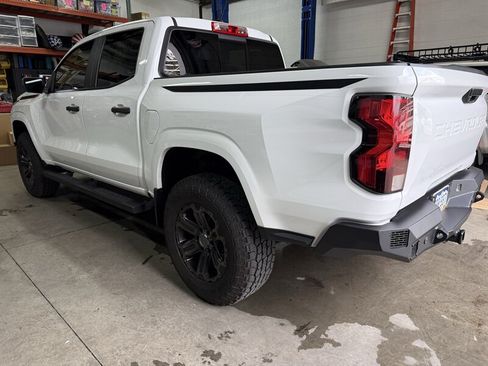 Used 2024 Chevrolet Colorado W/T AWD/4WD image 5