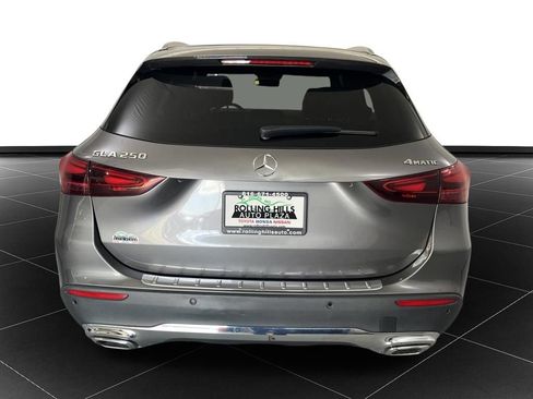 Used 2025 Mercedes-Benz GLA 250 4MATIC image 4