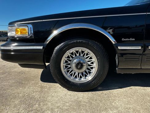 Used 1997 Lincoln Town Car Executive image 17
