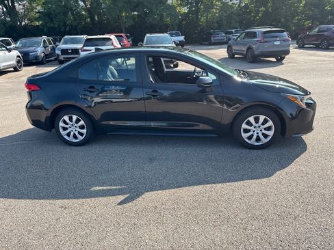 Used 2021 Toyota Corolla LE FWD image 18