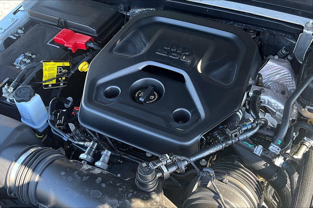 Used 2025 Jeep Wrangler Unlimited Sport AWD/4WD image 30