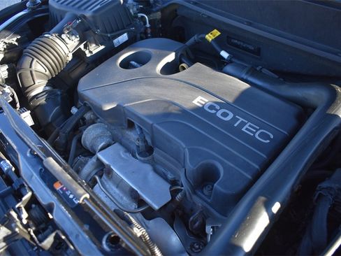 Used 2020 Chevrolet Equinox LS w/ LS Convenience Package image 37