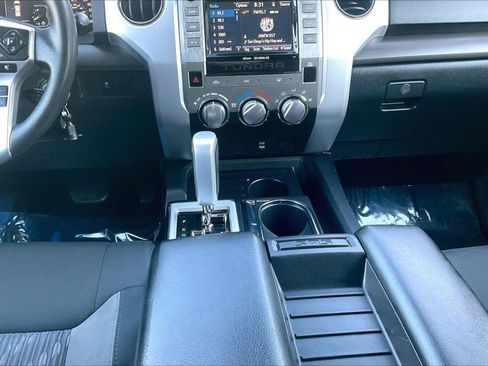 Used 2018 Toyota Tundra SR5 w/ SR5 Upgrade Package image 26