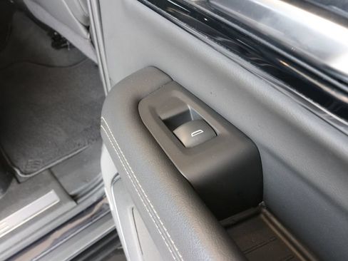 Used 2025 GMC Yukon XL Elevation AWD/4WD image 40