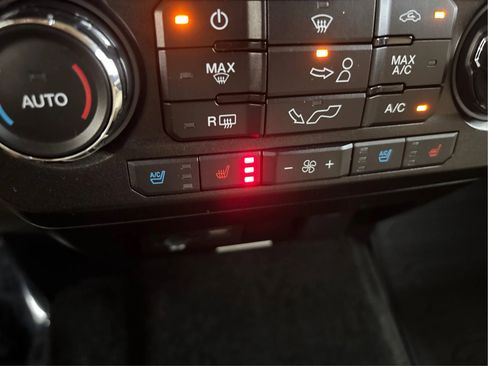 Used 2015 Ford F150 Lariat AWD/4WD image 41