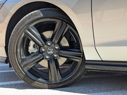 Used 2025 Honda Accord Sport image 31