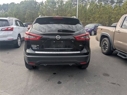 Used 2020 Nissan Rogue Sport SL image 3