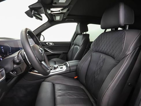 Used 2025 BMW X5 xDrive40i w/ M Sport Package AWD/4WD image 11