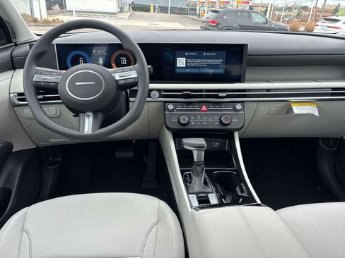 New 2026 Hyundai Tucson SE image 7