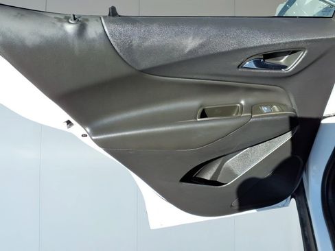 Used 2024 Chevrolet Equinox LT image 25