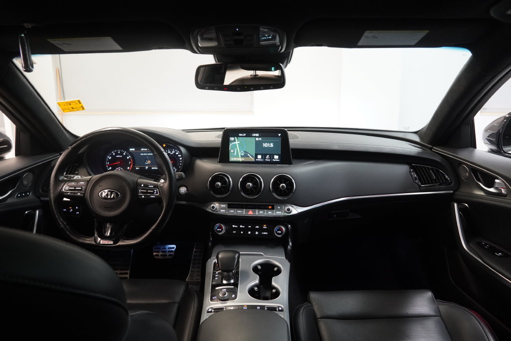 Used 2018 Kia Stinger GT2 image 20