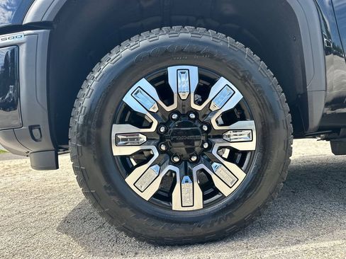 New 2026 GMC Sierra 2500 Denali w/ Denali Reserve Package AWD/4WD image 12