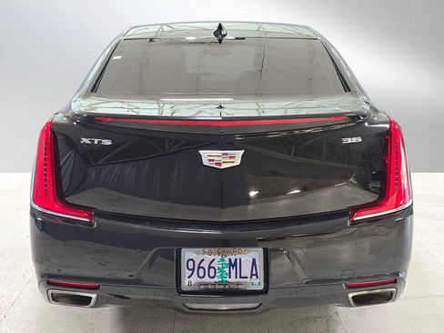 Used 2019 Cadillac XTS Luxury image 4