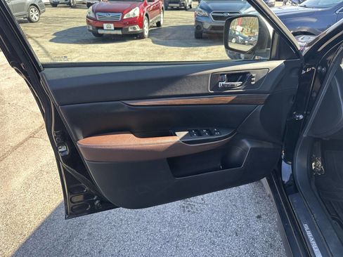 Used 2013 Subaru Outback 2.5i Limited w/ Special Appearance Pkg AWD/4WD image 9