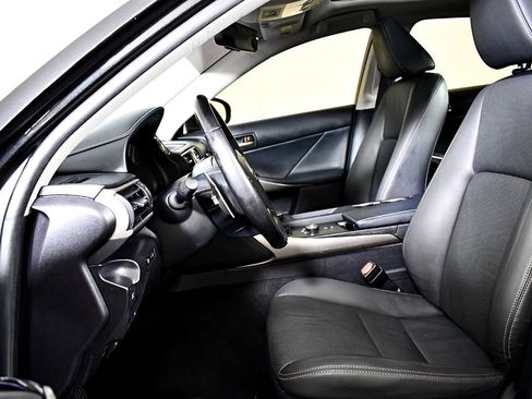 Used 2017 Lexus IS 300 AWD image 16