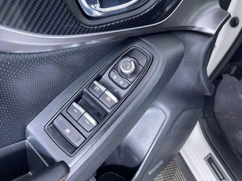 Used 2020 Subaru Crosstrek 2.0i Limited w/ Moonroof Package w/Navigation image 14