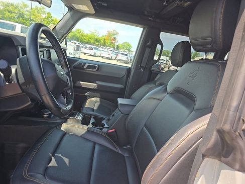 Used 2023 Ford Bronco Badlands w/ Sasquatch Package AWD/4WD image 7