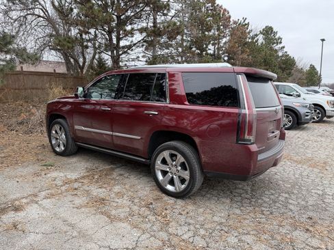 Used 2019 Cadillac Escalade Premium Luxury image 9