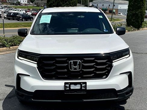 Certified 2025 Honda Pilot Sport image 2