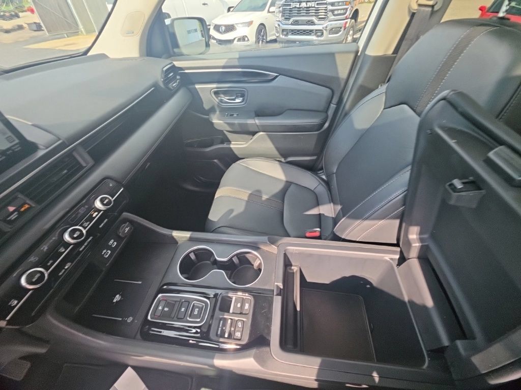 Certified 2025 Honda Pilot Touring image 25