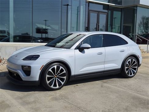 New 2025 Porsche Macan 4 Electric image 1