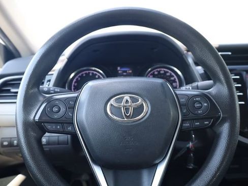 Used 2020 Toyota Camry LE FWD image 13