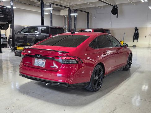 Used 2024 Honda Accord Sport image 7