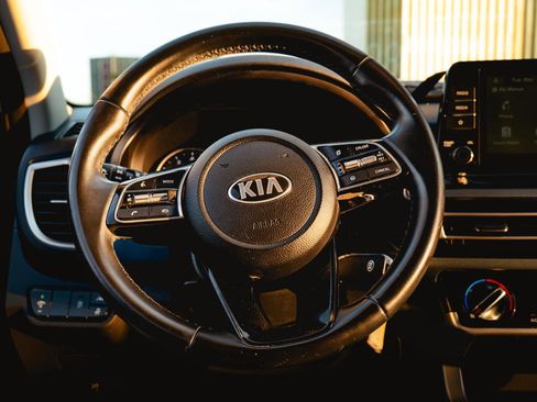 Used 2021 Kia Seltos S image 7