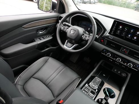 Used 2026 Honda Pilot Elite image 9