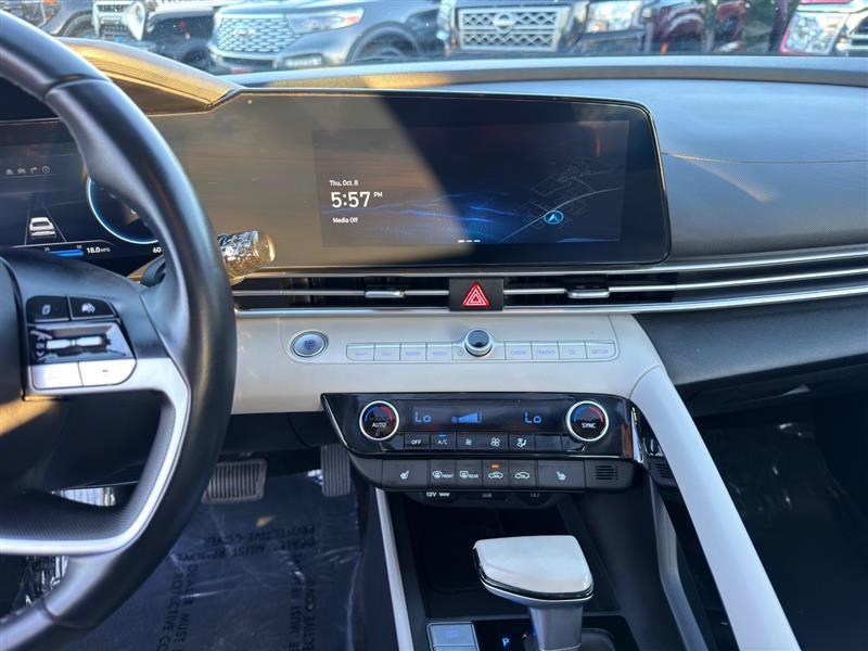 Used 2024 Hyundai Elantra Limited FWD image 16