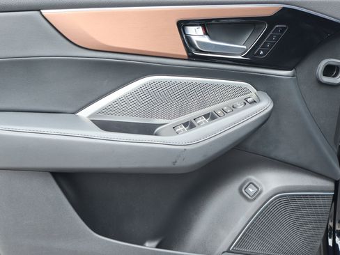 Used 2022 Acura MDX SH-AWD image 15