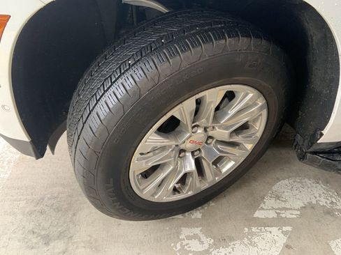 Certified 2025 GMC Yukon Denali image 11