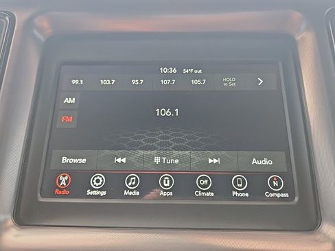 Used 2019 Dodge Challenger SXT image 6