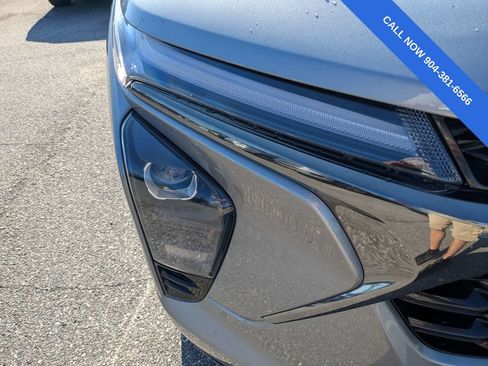 Used 2025 Chevrolet Trax RS w/ Sunroof Package FWD image 10