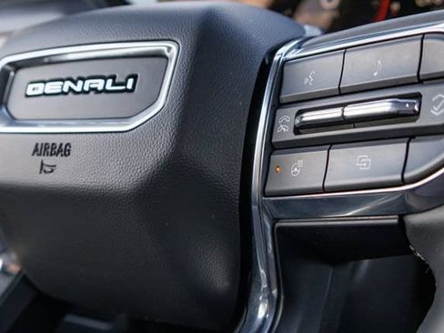 Used 2025 GMC Yukon XL Denali AWD/4WD image 29