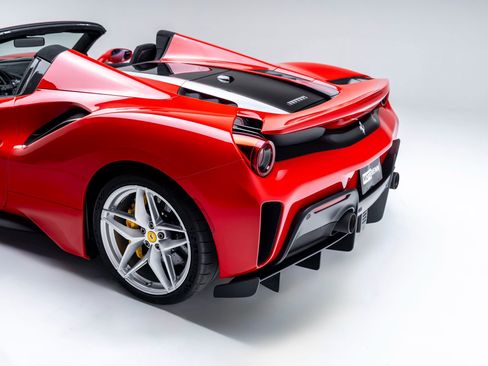 Used 2020 Ferrari 488 Pista Spider image 27
